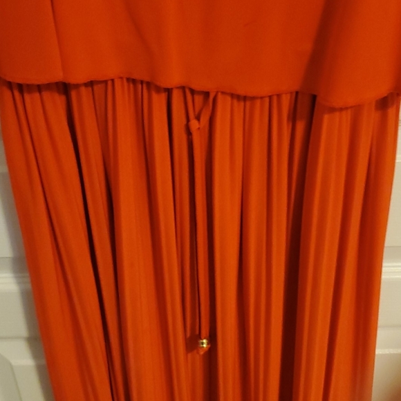 Dress - Picture 3 of 4